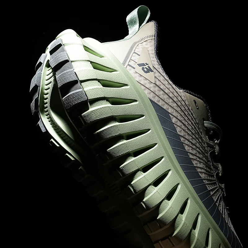 أحذية عالية الجودة بنعل سميك متعددة الوظائف للرجال خفيفة الوزن ومريحة للركض في الهواء الطلق وقابلة للتنفس للمشي لمسافات طويلة كاجوال