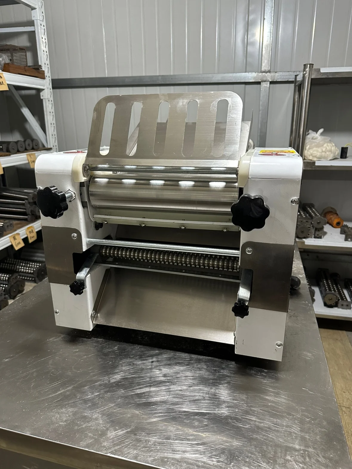 Commercial Pizza Dough Sheeter Machine Dough Rolling Chin Chin Cutter Fresh Noodles Making Machine