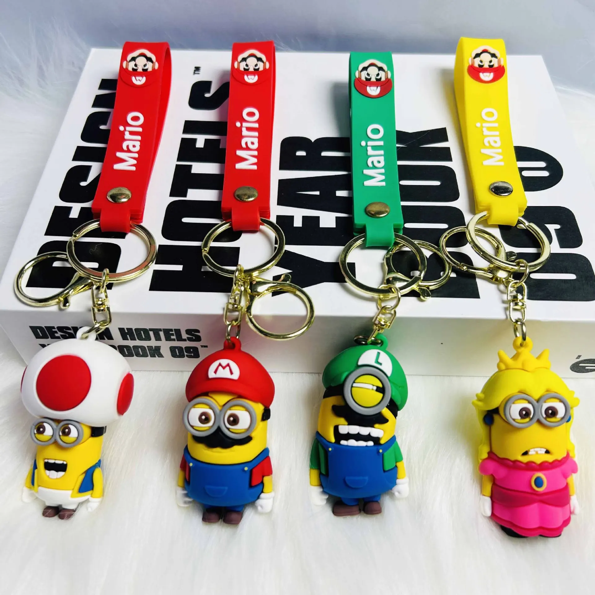 4PSC جديد الكرتون ماريو تحت عنوان كيرينغ قلادة مع زخرفة سيارة خمر تتميز سحر الفطر رائعتين بما في ذلك مكافأة صغيرة Ga #1