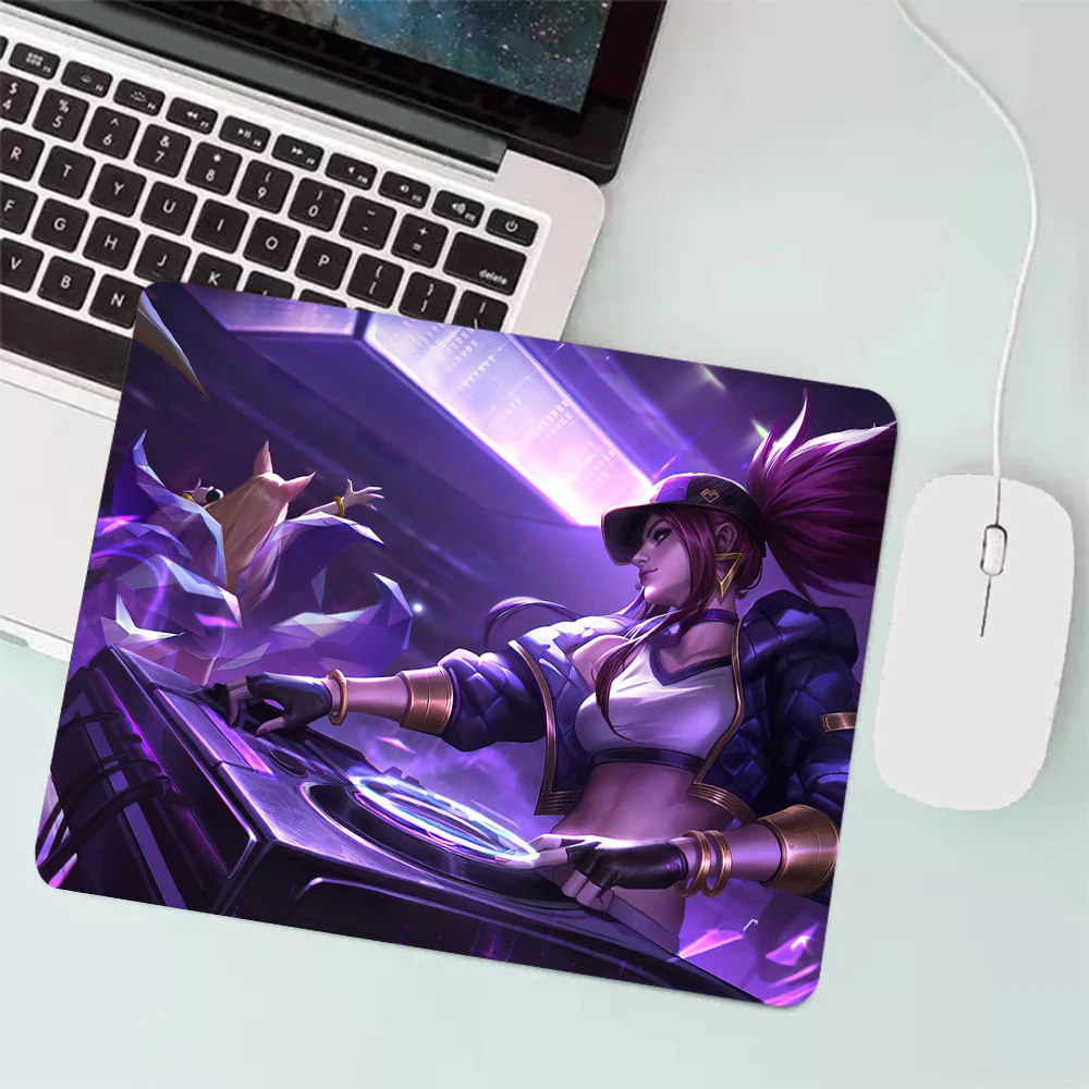 League of ATIONS End KDA Akali Petit tapis de souris de jeu, PC Gamer, clavier, sous-souris d'ordinateur, bureau, polymères, tapis d'ordinateur portable, Anime Maus