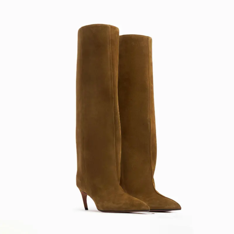 

Коллекция женских сапог до колена, острый носок, доступны из черной кожи, коричневой замши и змеиного принта, каблук-шпилька