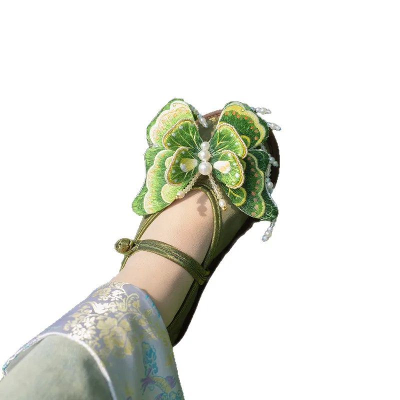 Hunan embroidery master intangible cultural heritage handmade tiger head shoes