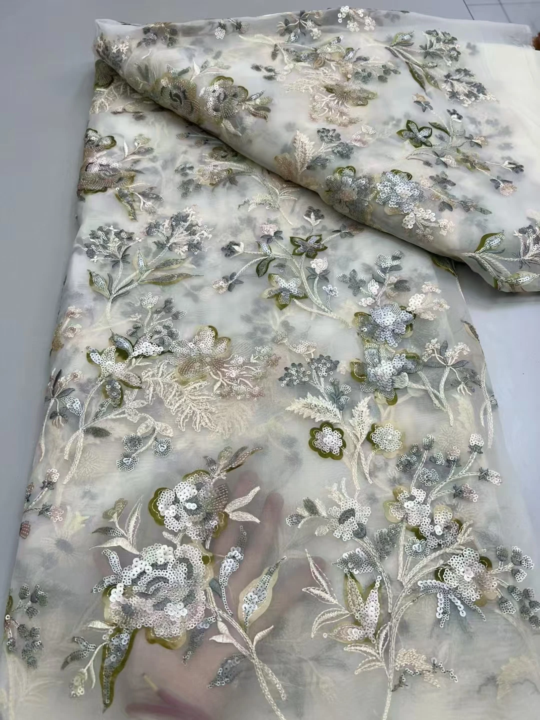 

New color sequins embroidered mesh cheongsam fabric, temperament high-end women's dresses dress fabrics