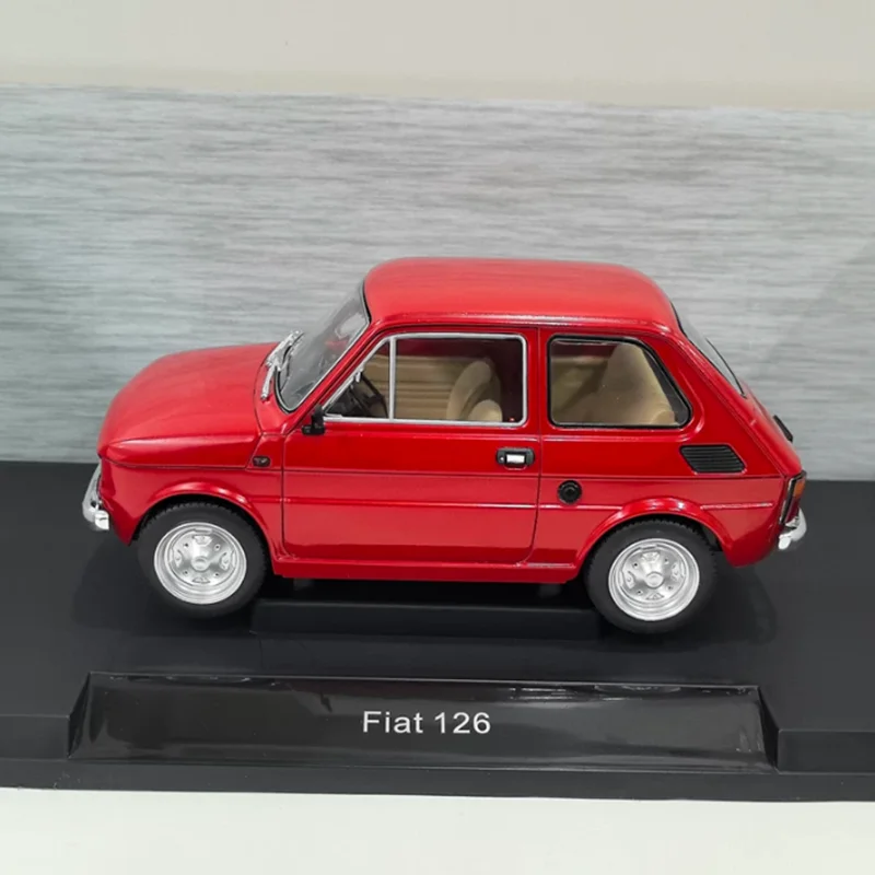 

Масштабная модель автомобиля MCG 1/18 FIAT 126 из сплава, статическая коллекционная модель, украшение, праздничный подарок, игрушка, классический сувенир