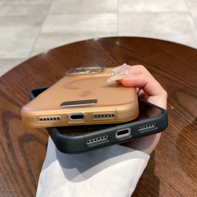 Para 17 ProMax colorido translúcido mate funda magnética para iPhone 17 Air 16 15 14 13 Pro Max Plus cubierta delgada de carga inalámbrica