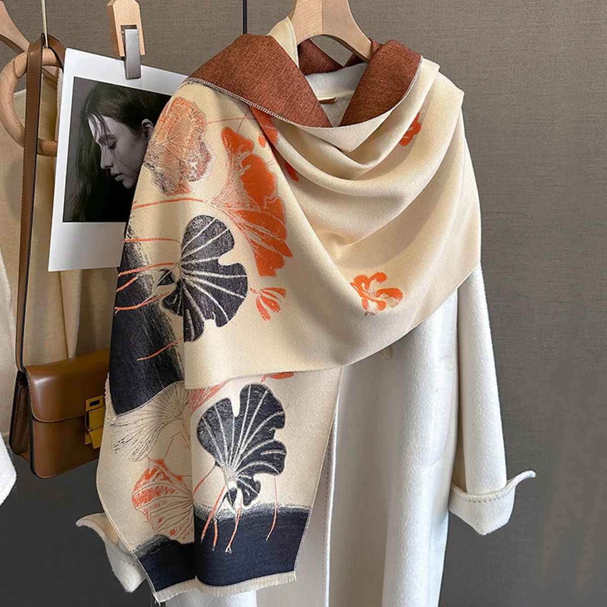 Autumn&Winter Women\'s Warm Prevent Coldness Wraps Imitation Cashmere Ginkgo Leaf Printing Shawl Thickening Tassels Scarf