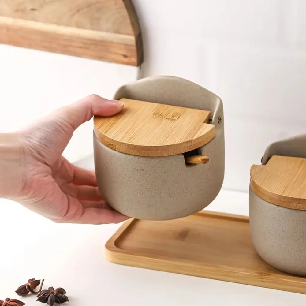 Ensemble de pots d'assaisonnement en céramique avec couvercle en bambou, cuillère de service, boîte de rangement pour épices en bois, pot à épices de cuisine anti-brûlure et étanche à l'humidité