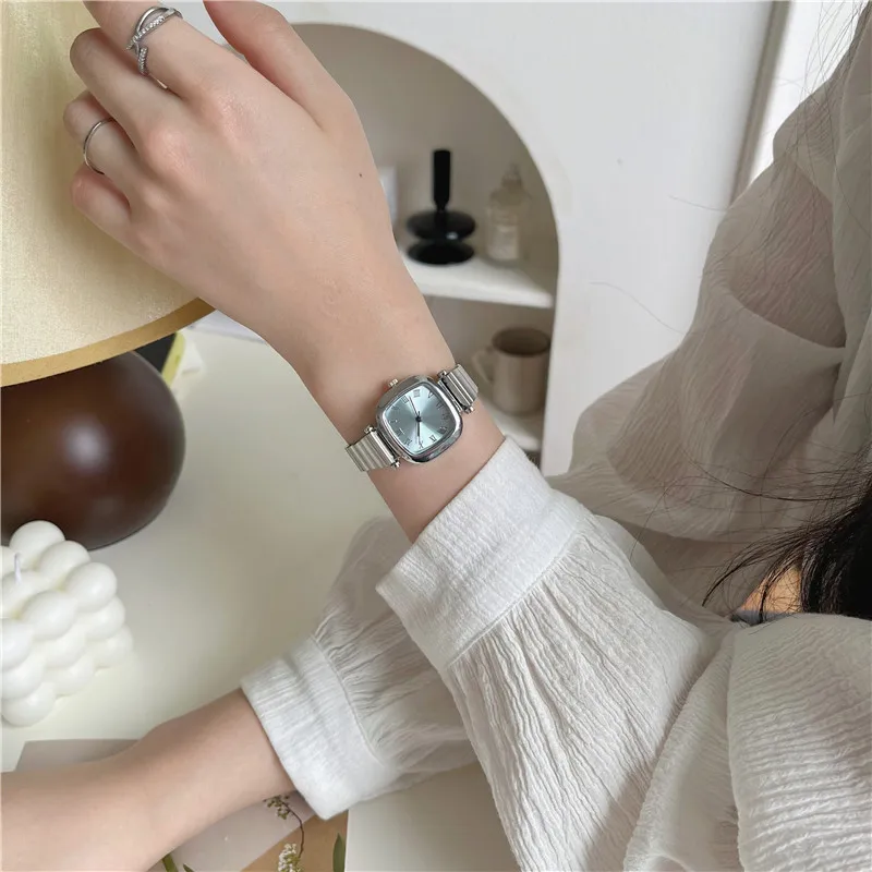 Simple Casual Lady Watches Fashion Alloy Steel Elegant Square Watches for Women Roman Numerals Dress Watches Gift Clock