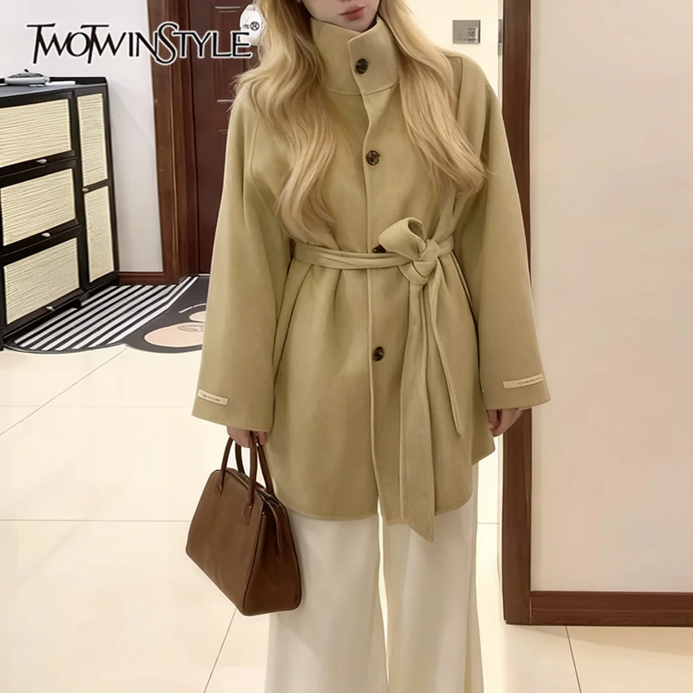 

TWOTWINSTYLE однотонные утягивающие винтажные пальто на шнуровке для женщин, пальто со стойкой и длинными рукавами, лоскутное пальто на пуговицах, женское новое