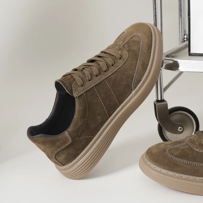 New Suede Leather Men's Sneakers Lace Up Casual Shoes Non-slip Streetwear Tenis Masculino Outdoor Skateboard Footwear Trainers