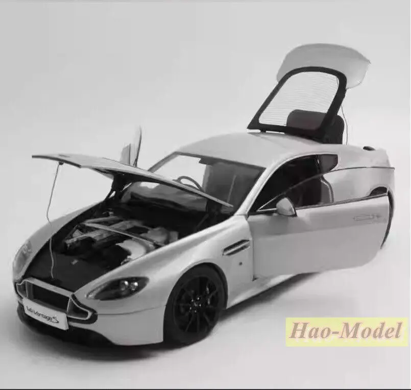 1/18อัตโนมัติสำหรับ Aston Martin V12 Vantage S เครื่องประดับโมเดลรถยนต์หล่อจากอัลลอยของเด็กผู้ชายชุดจัดแสดง kado ulang tahun สีเทา/ดำ