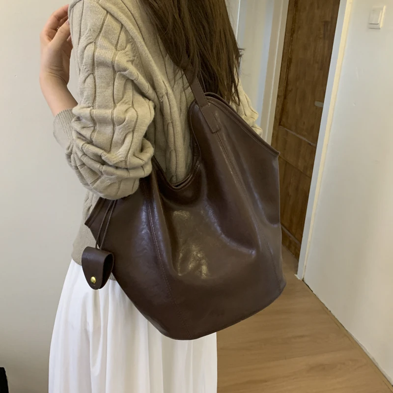 حقيبة كتف نسائية أنيقة من الجلد الفاخر الكلاسيكي بتصميم كلاسيكي حقيبة يد كروس لمظهر يومي جميل #5