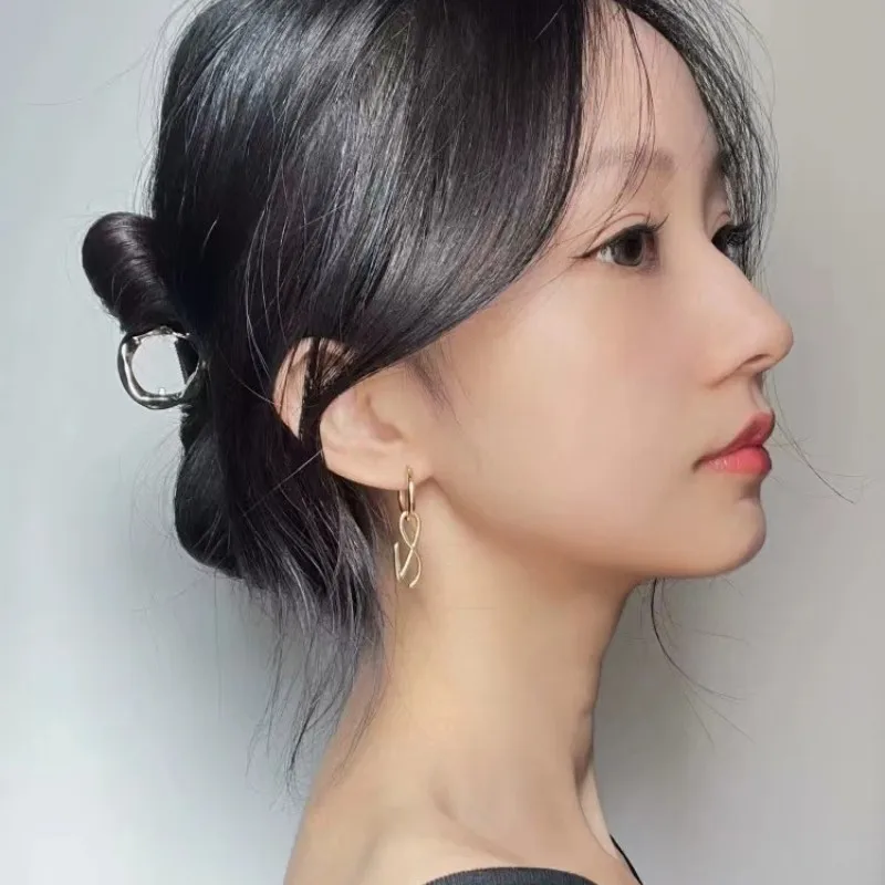2024 Korean Wave New JK Handwritten Design Letter Earrings Gold Color Geometric Jewelry Accessories Fan Gifts
