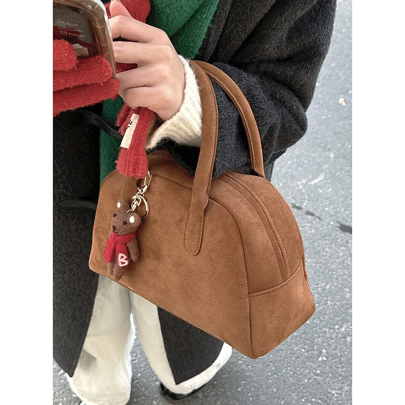 

Retro Korean Suede Bowling Bag Women's Autumn Winter Large Capaci Commuter Bag Trendy Small Pillow Bag Soft oulder Bag