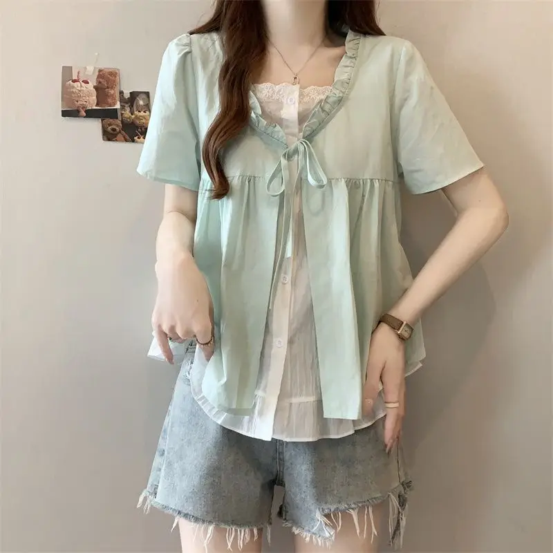 

Korean Wooden Ear Edge Stitching Sweet Age Reduction Fake Two Lace-up Thin Fold Wear Loose Short Sleeve Small Fresh Shirt Female