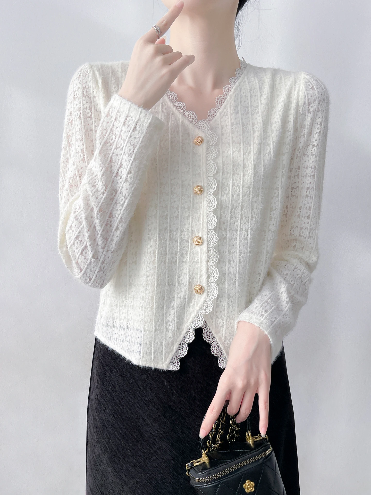 

Korean Sle Fce Lined Thiened Long Sve Lace Patchwork Warm irt Women's Autumn Winter V-ne Base Layer Top