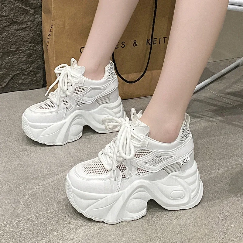 

Новые женские блестящие массивные кроссовки 10 см, летняя повседневная вулканизированная обувь, 2025 г., дышащие сетчатые кроссовки на высокой платформе, женская обувь для папы