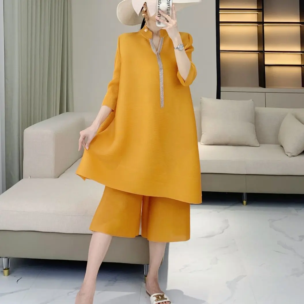 

Pleats High-end Pleated Leisure Suit Female Spring 2024 New Foreign-style Large Size Women Temperament Two-piece Set Clothing