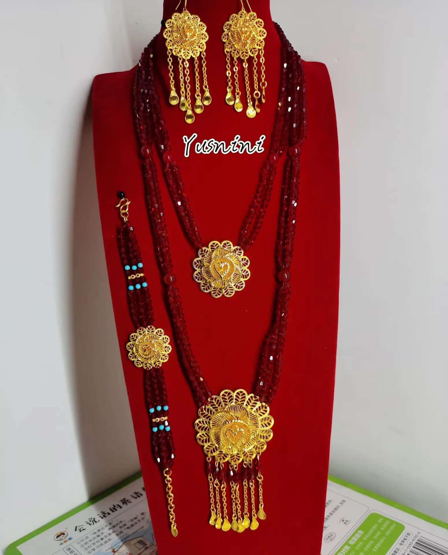 

Новое немецкое 24-каратное позолоченное ожерелье, серьги, браслеты, комплект украшений для свадебной вечеринки, праздничный подарок для любовника YY10754