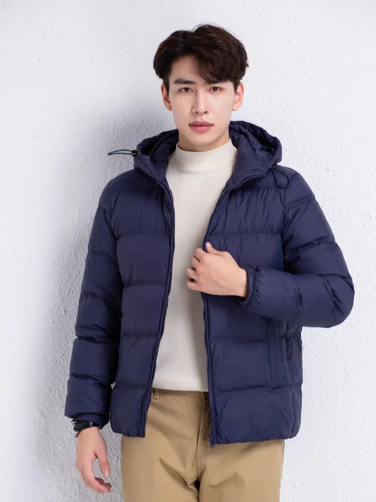 เสื้อแจ็คเก็ตดาวน์ผู้ชายสำหรับฤดูใบไม้ร่วงและฤดูหนาว 2025 รุ่นใหม่ ขนเป็ดขาว 90% คอปกหนา อุ่นสบาย เรียบง่าย สไตล์ลำลอง เหมาะสำหรับวัยรุ่น