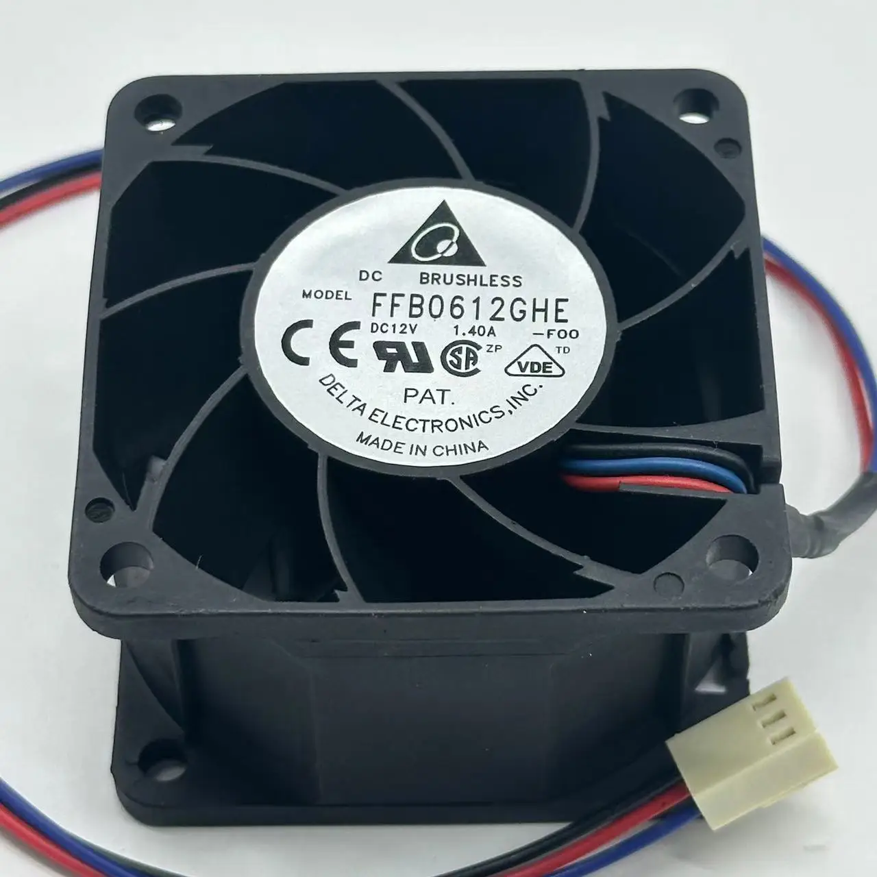 

Delta Electronics FFB0612GHE F00 DC 12V 1.40A 60x60x38mm Server Cooling Fan