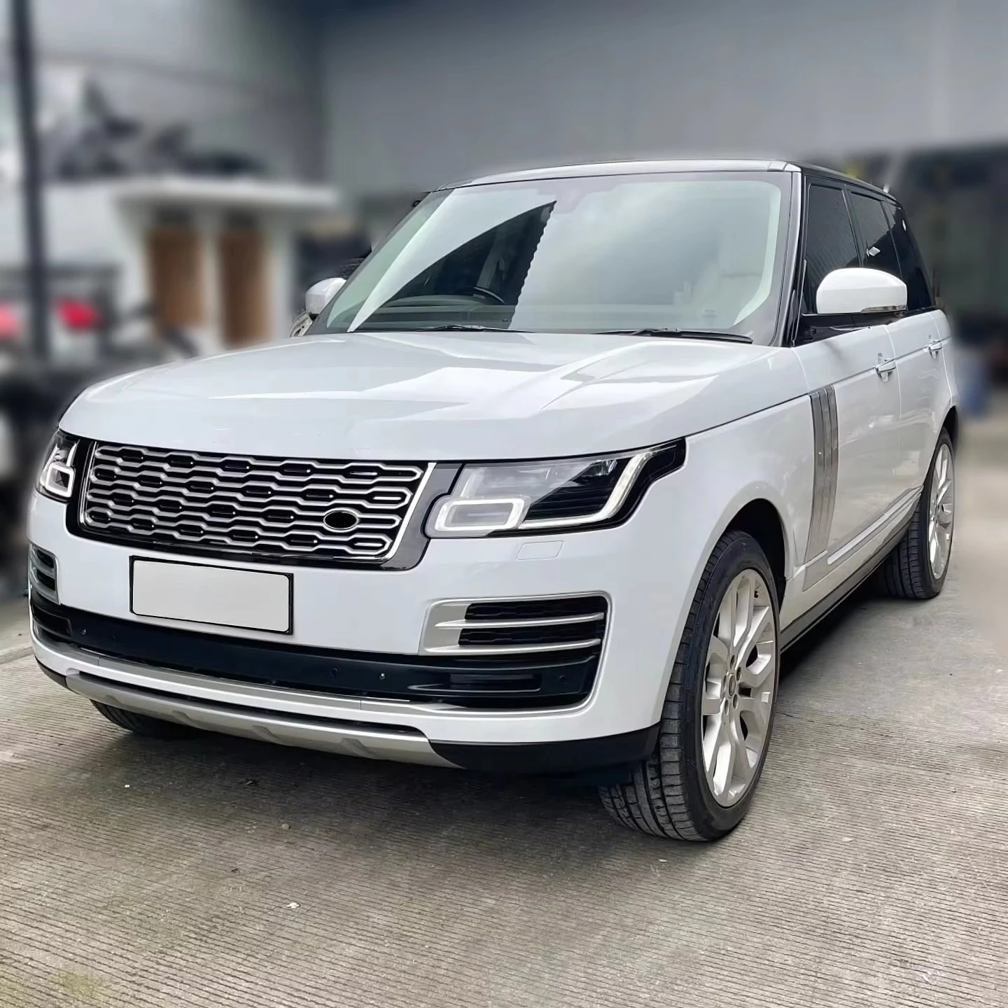 High Performance and Good Price Bodykit for  Range Rover Vogue 2013-2017 to 2022 SVA Style Body Kit Car Bumpers Hood