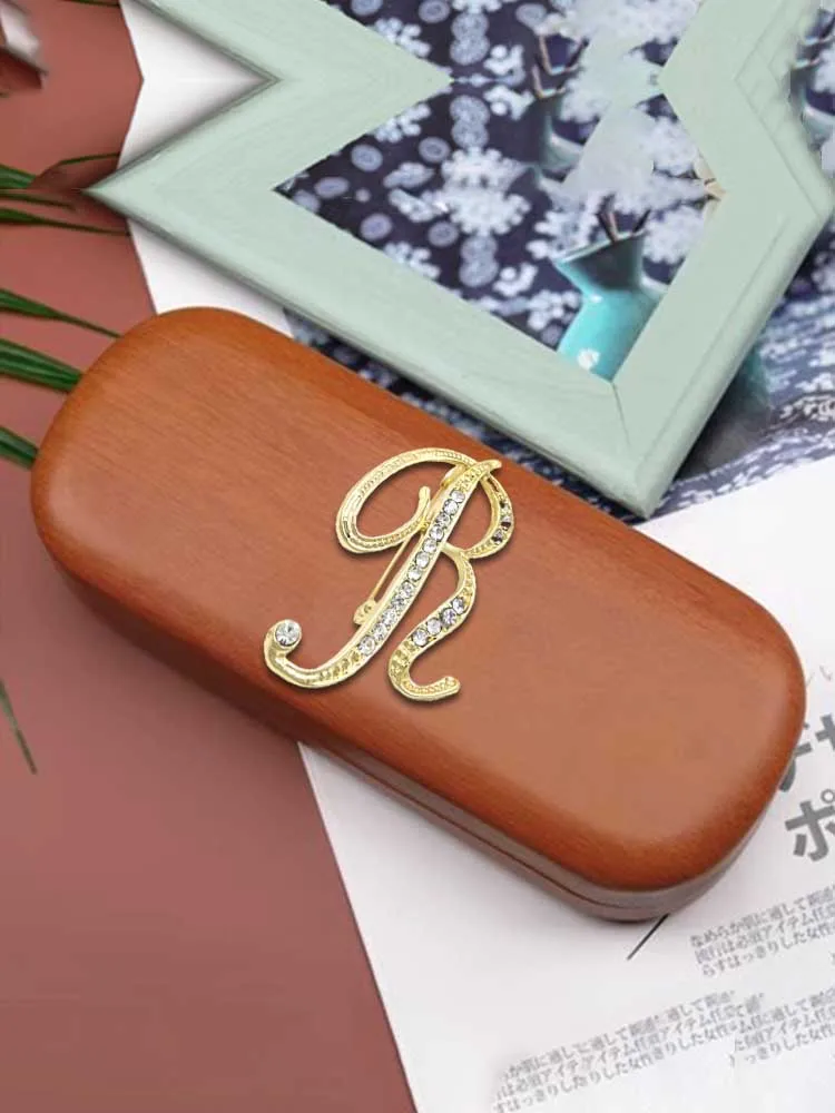 Customized Durable Retro Design Glasses Case for Women Personalized Customer Name Elegant Initial Charm: Optional Letter Design