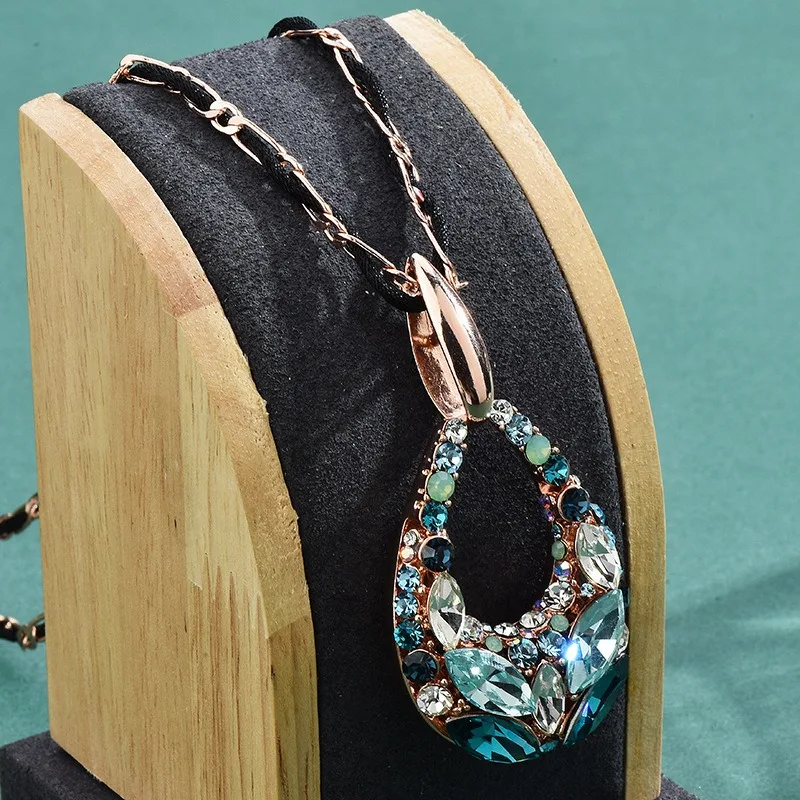 

Water drop crystal sweater chain long necklace, versatile, high-end Baroque necklace