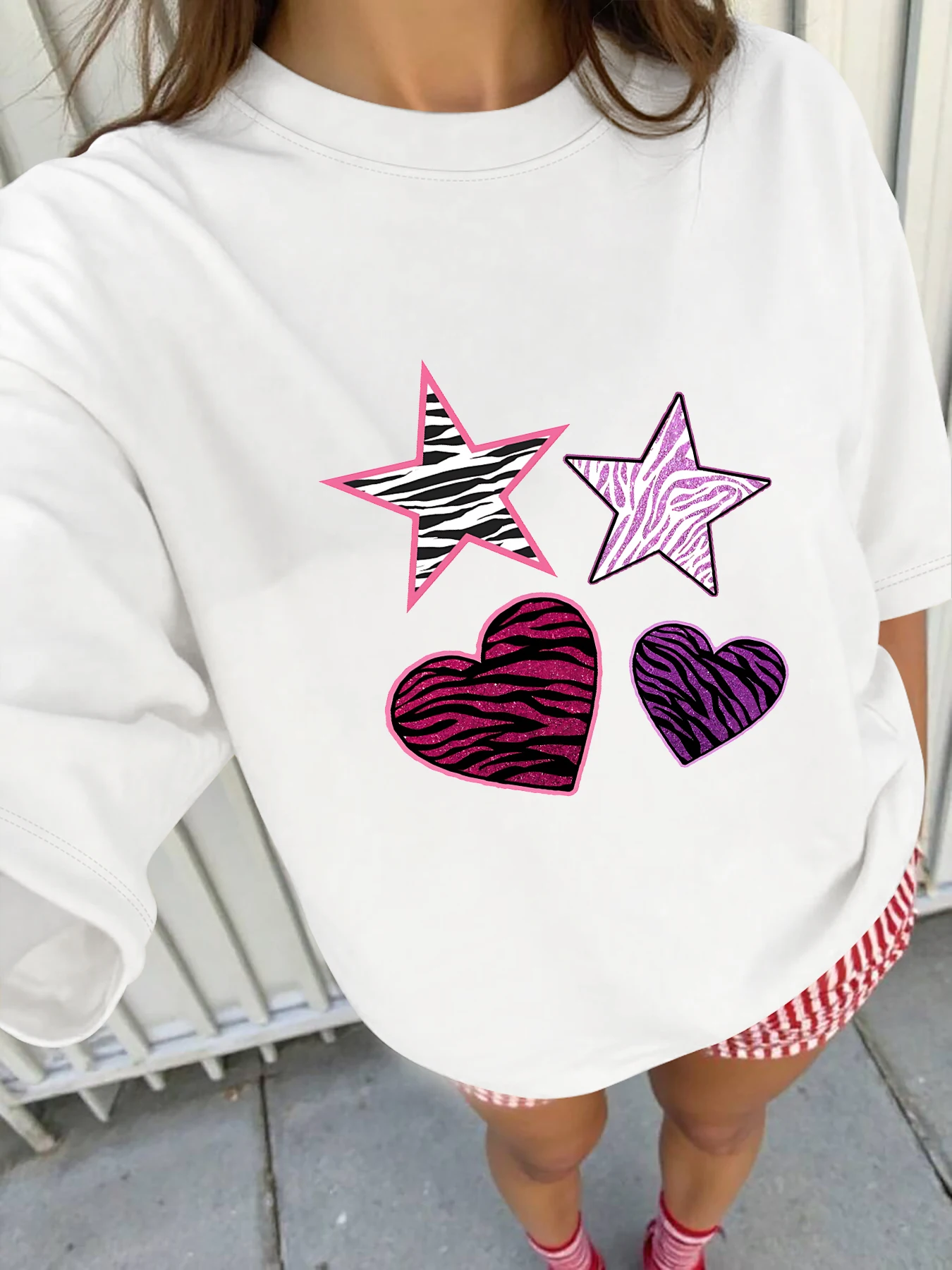 

Женская белая футболка больших размеров с коротким рукавом, зебра - принт звезд и сердечек, модная и игривая повседневная футболка