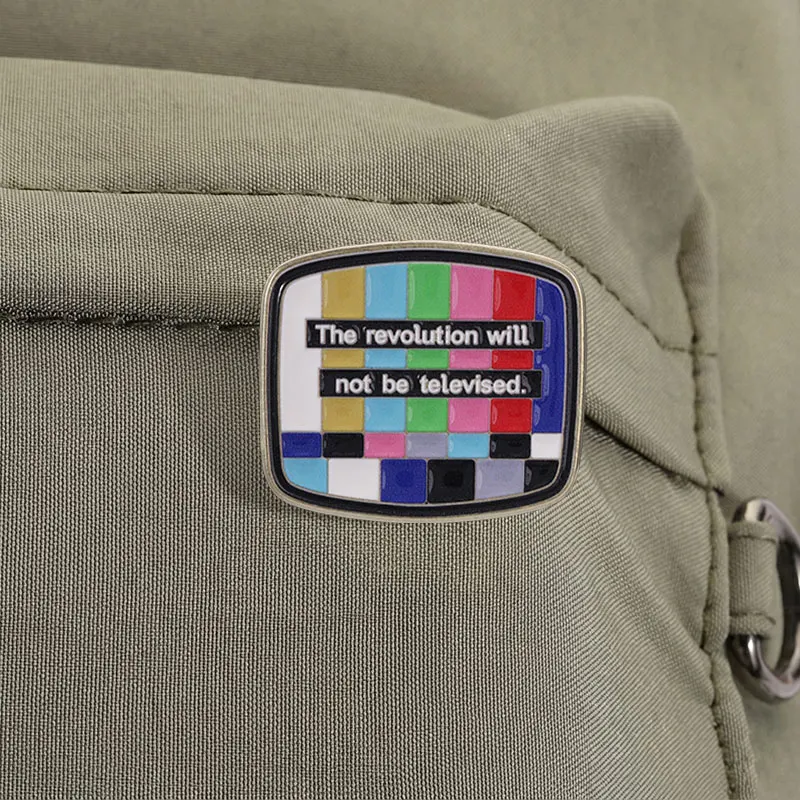 Retro TV Gesammelt Emaille Pins Benutzerdefinierte Horror Anime Film Metall Brosche Revers Abzeichen Kleidung Rucksack Halloween Punk Schmuck Geschenk – Detail 8