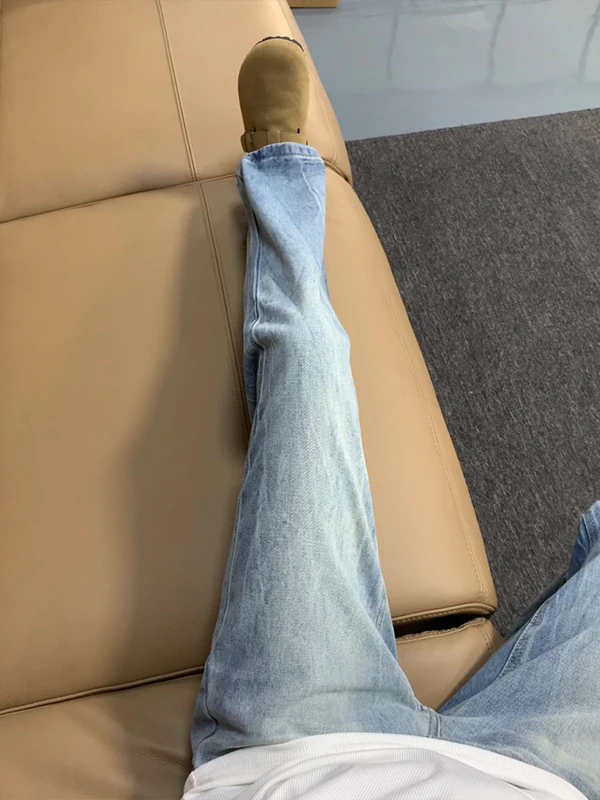 

Светло-голубые мужские джинсы с бамбуковой текстурой, прямые, расклешенные, в американском уличном стиле, осенний дизайн, повседневные брюки