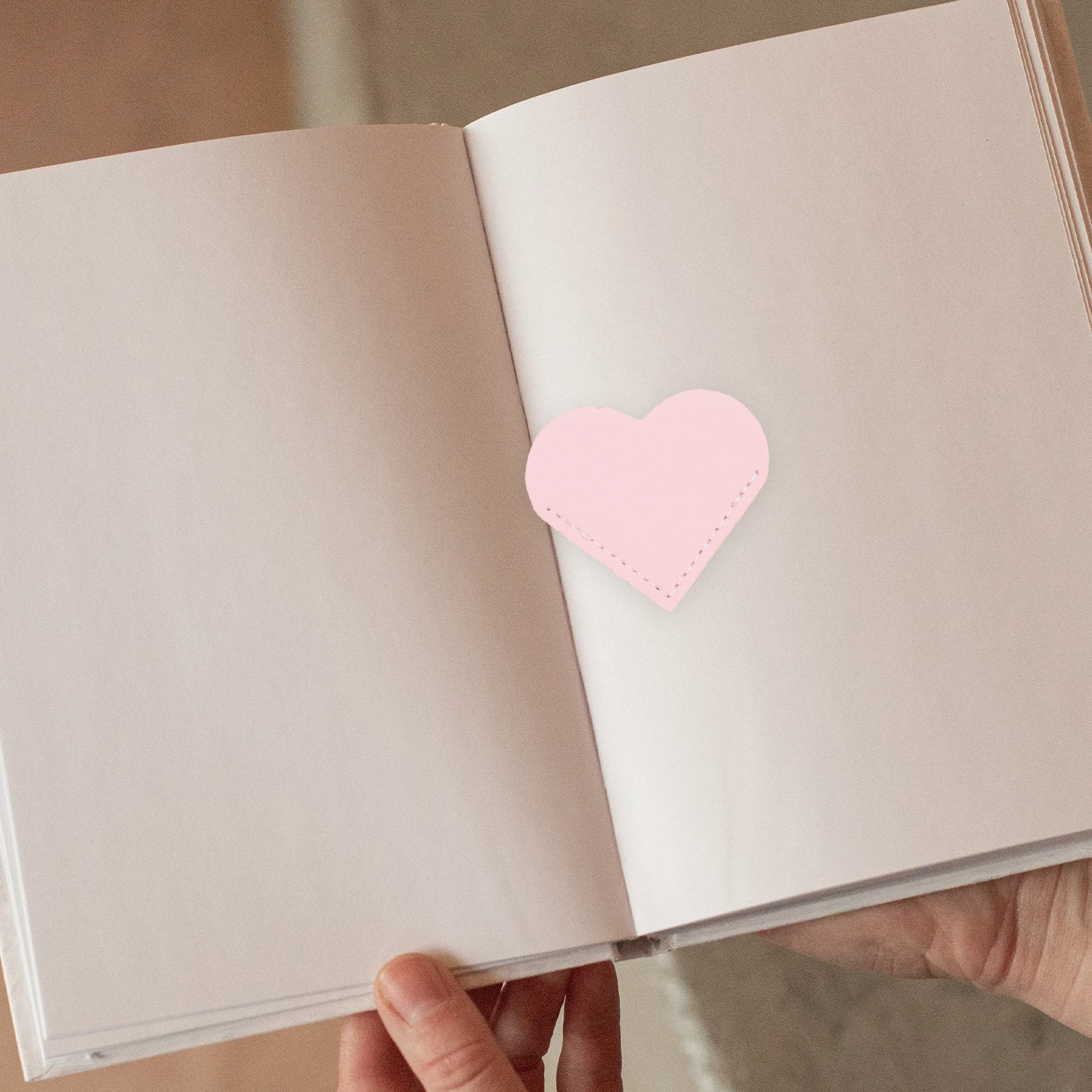 

5 Pcs Heart Bookmark Vintage Books Decor Corner Markers Mini Bookmarks for Cute Girls Pu Child