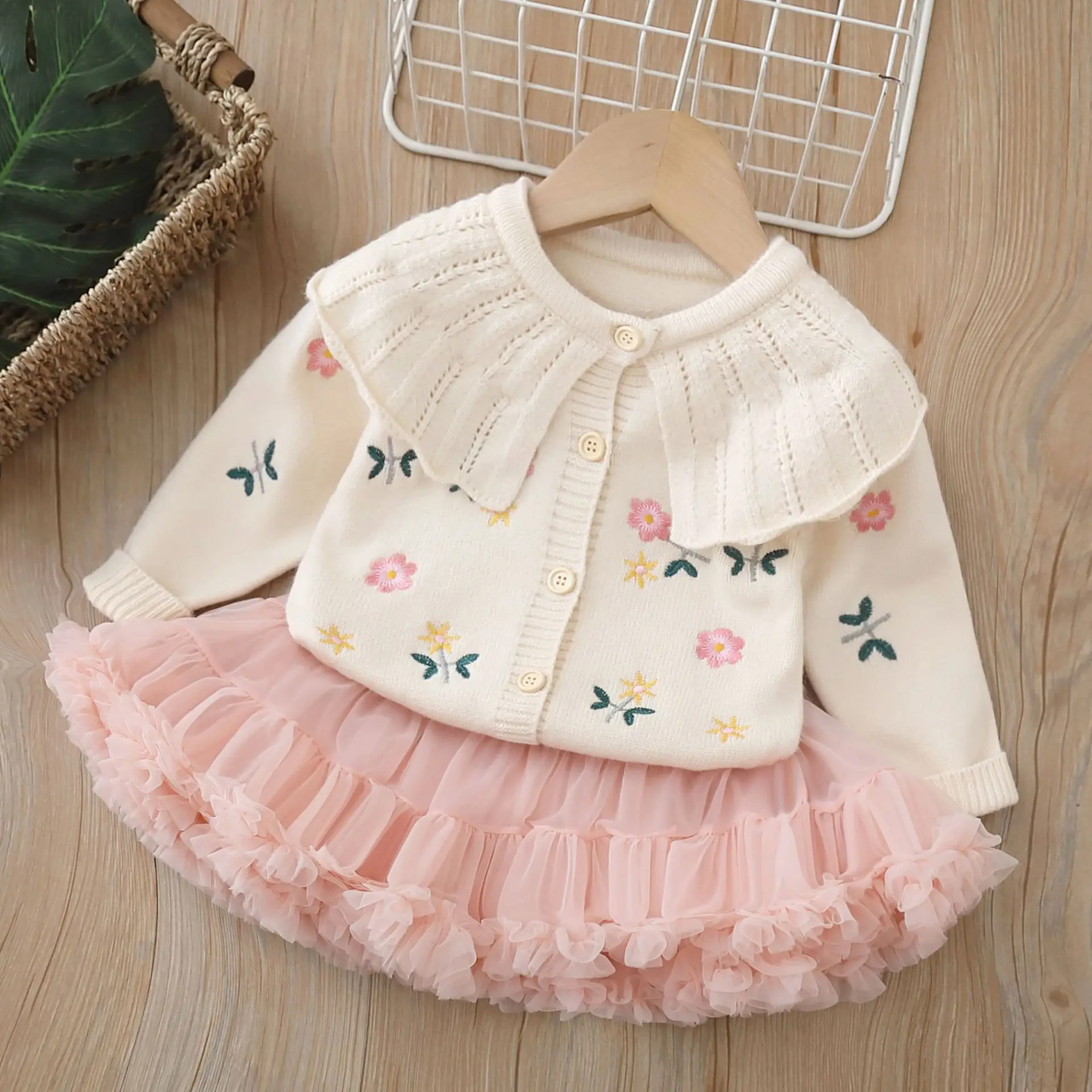 

Girls' cardigans, sweaters, princess dresses, two-piece sets, puffy dresses new Korean-style knitted cardigans for baby girls