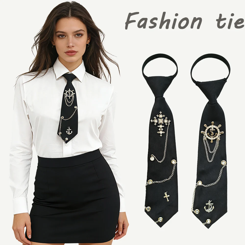 

A Handcrafted Women's Chain Tie with Delicate Design, Paired with a Shirt and Pleated Skirt, Suitable for Everyday Outings, Parties, and Other Occasions, and Matches Styles Such as Gothic, Punk, Etc
