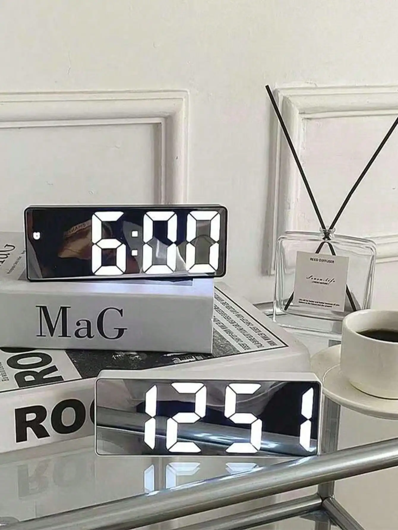 Multi Colored LED Mirror Desktop Alarm Clock, Digital Alarm Clock, Desktop Electronic Alarm Clock, Display Time, Night Light,