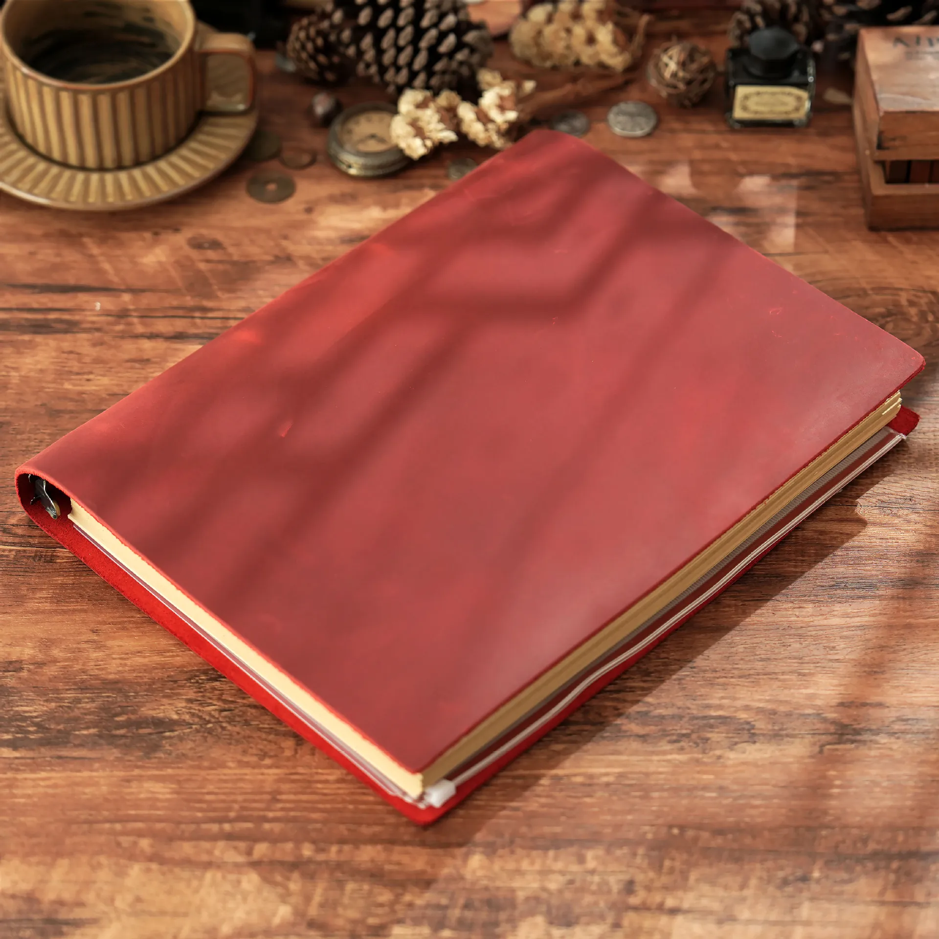 AIGUONIU Ringplaner aus echtem Leder im A4-Format mit 4-Loch-Binder, Retro-Notizbuch, vertikale Version, neutraler Notizblock, Skizzenbuch – Detail 10
