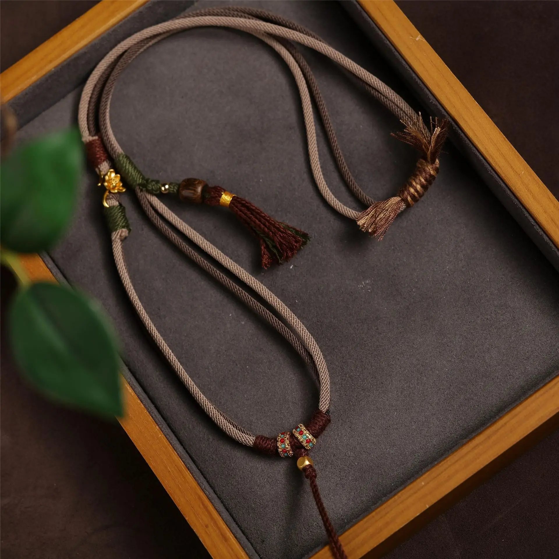 

Tibetan Hand Rubbed Cotton Neck Pendant Necklace Ethnic Style Tangka Buddha Brand Cultural And Playful High End Handmade Hanging