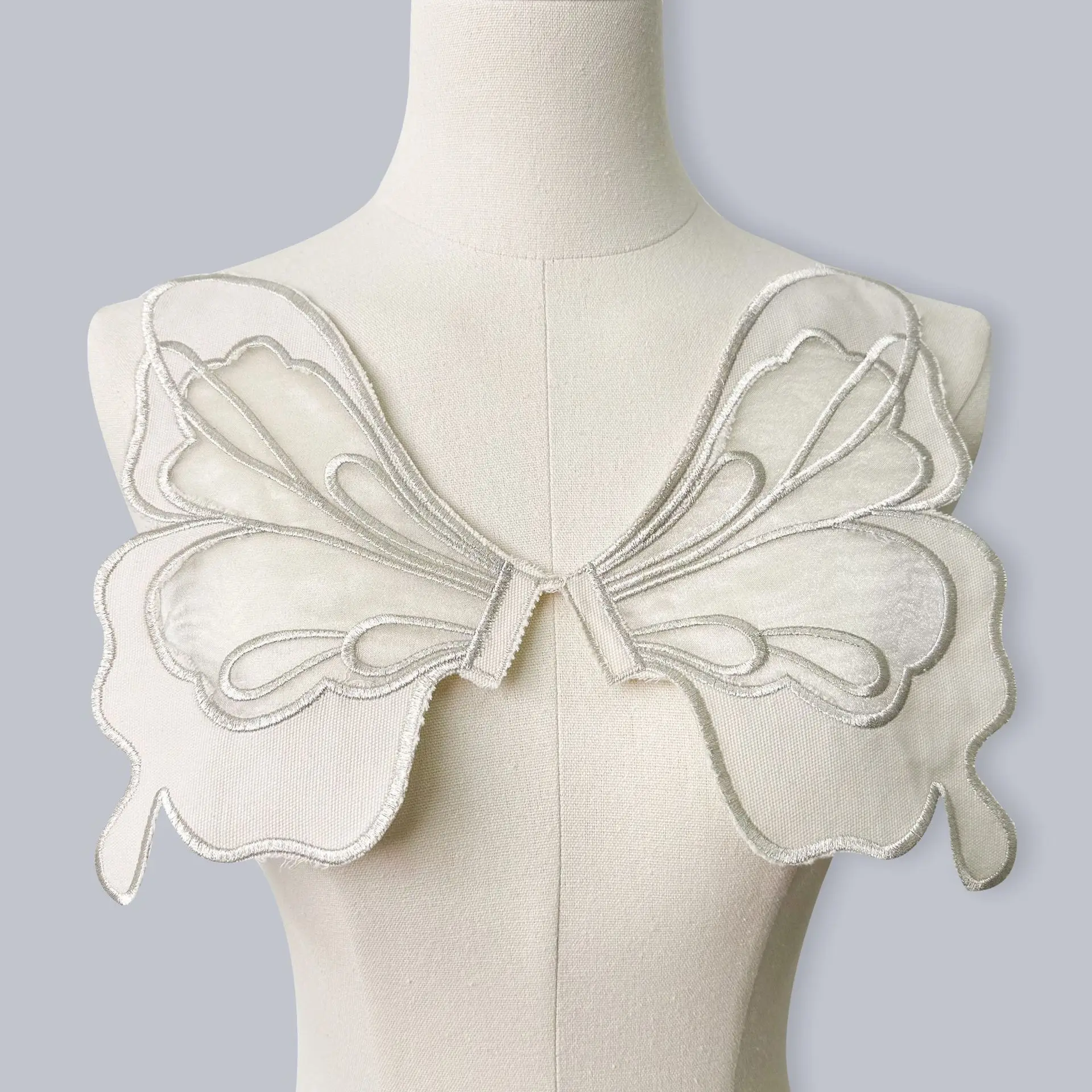 

1 piece white mesh embroidered butterfly brooch fabric patch clothing fabric flower decoration DIY accessory