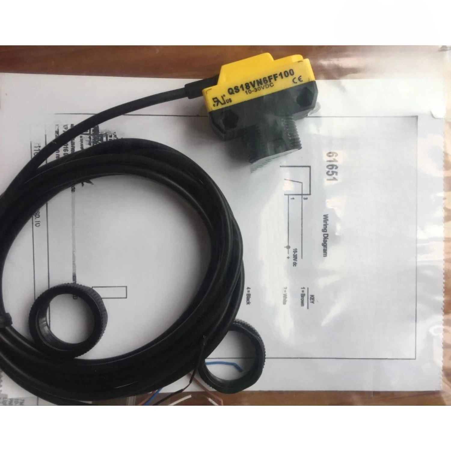 QS18VN6FF100 Photoelectric sensor switches for Banner
