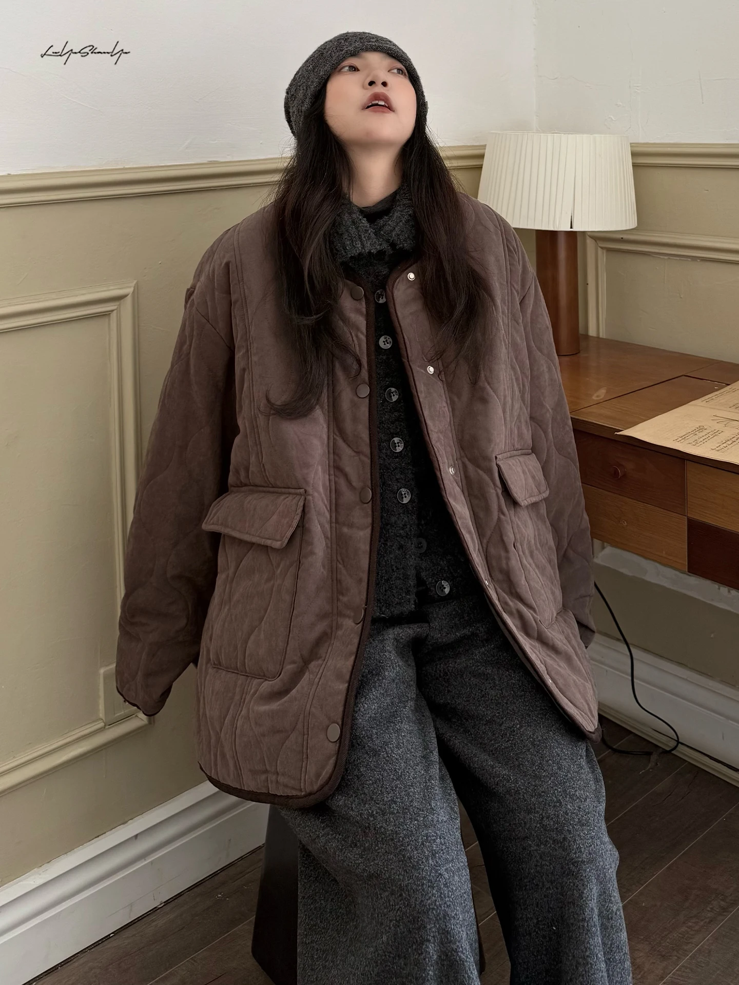 

Land And Mountain Island Quilted Cotton Jacket with Large Pockets And Shaped Design Commute Style Long Sleeve round Neck Coat