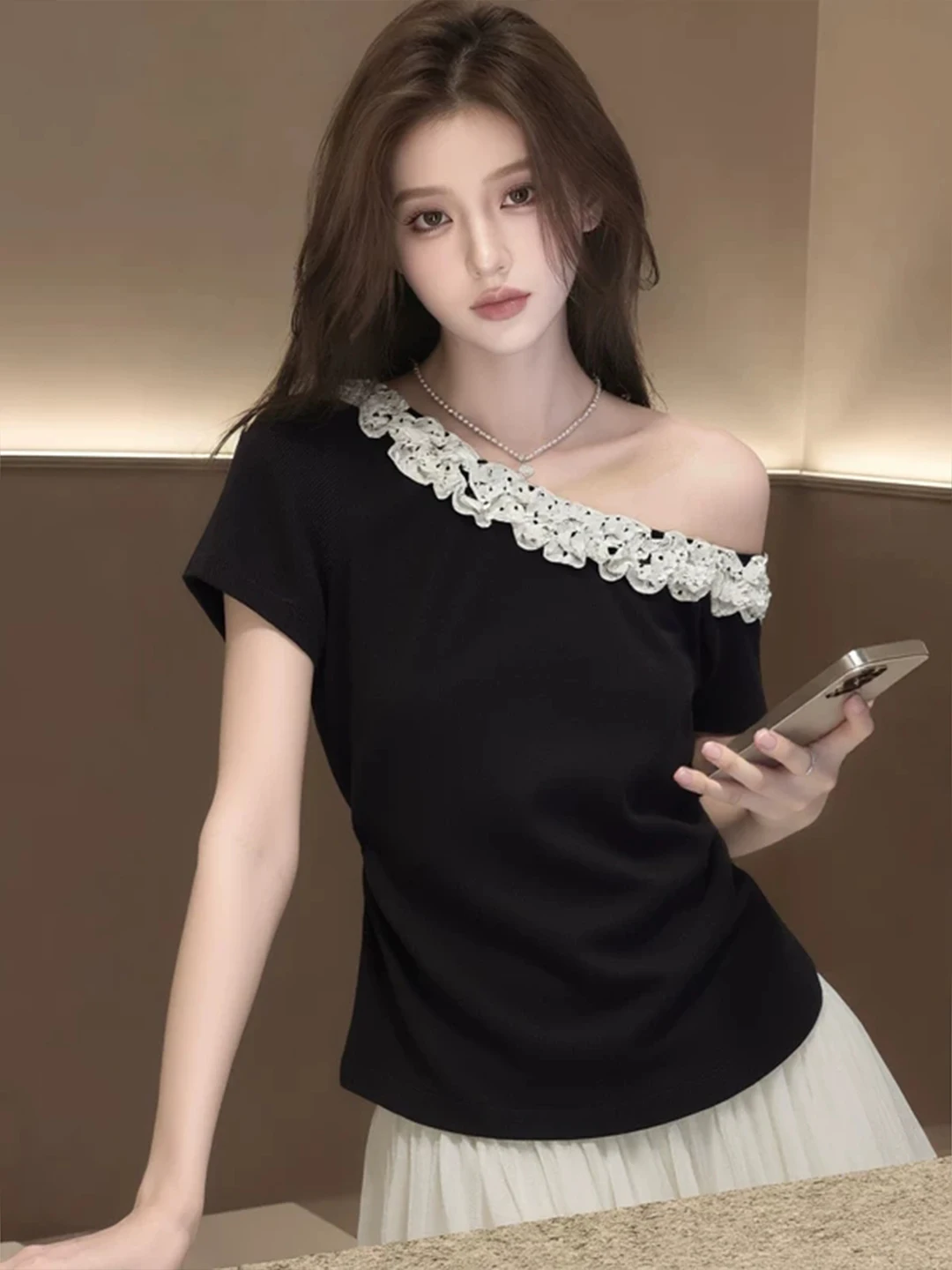 

Slimming Women's T-Shirt Design Sensation Diagonal Collar Short Sleeve Fashionable Commute Versatile Korean Style Summer 2026