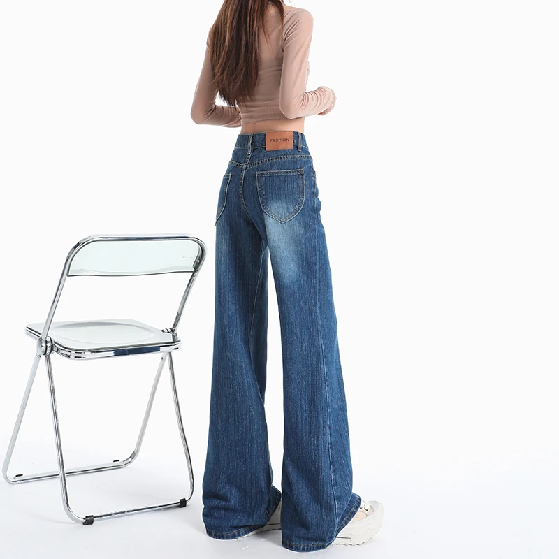 

2025New autumn collection of women's mid-low waist bamboo pattern flared jeans, straight cut, not tight-fitting, slimming bell-b