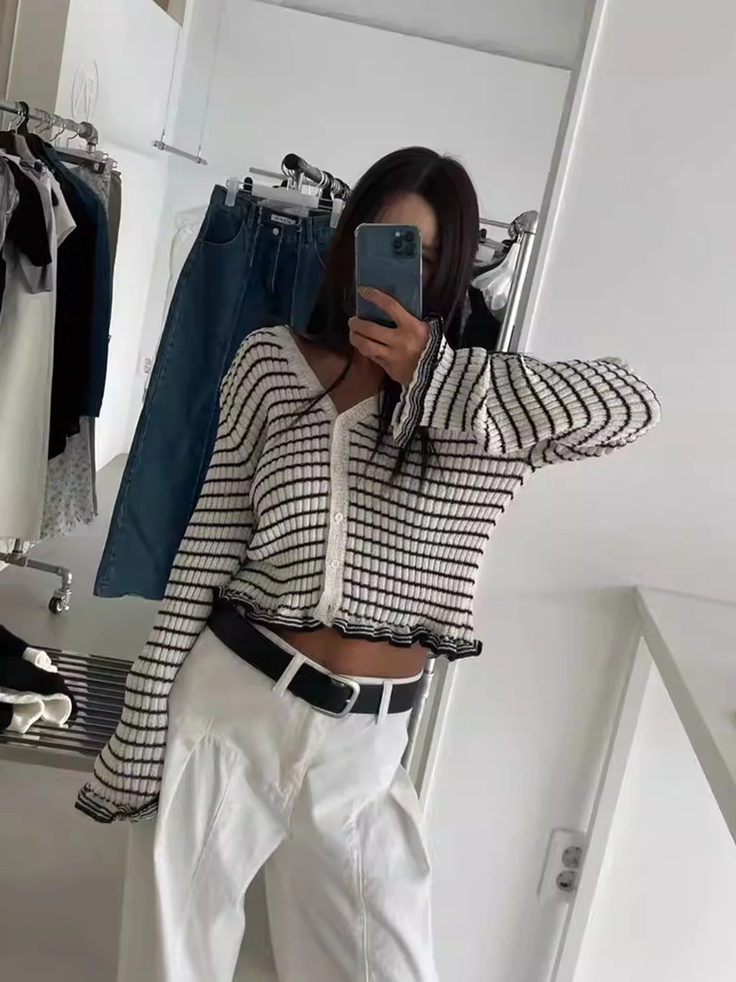 

Color Blo Striped V-Ne Single Button Knitwear Women's Early Spring Loose Versatile Open Cardigan Sweater Top