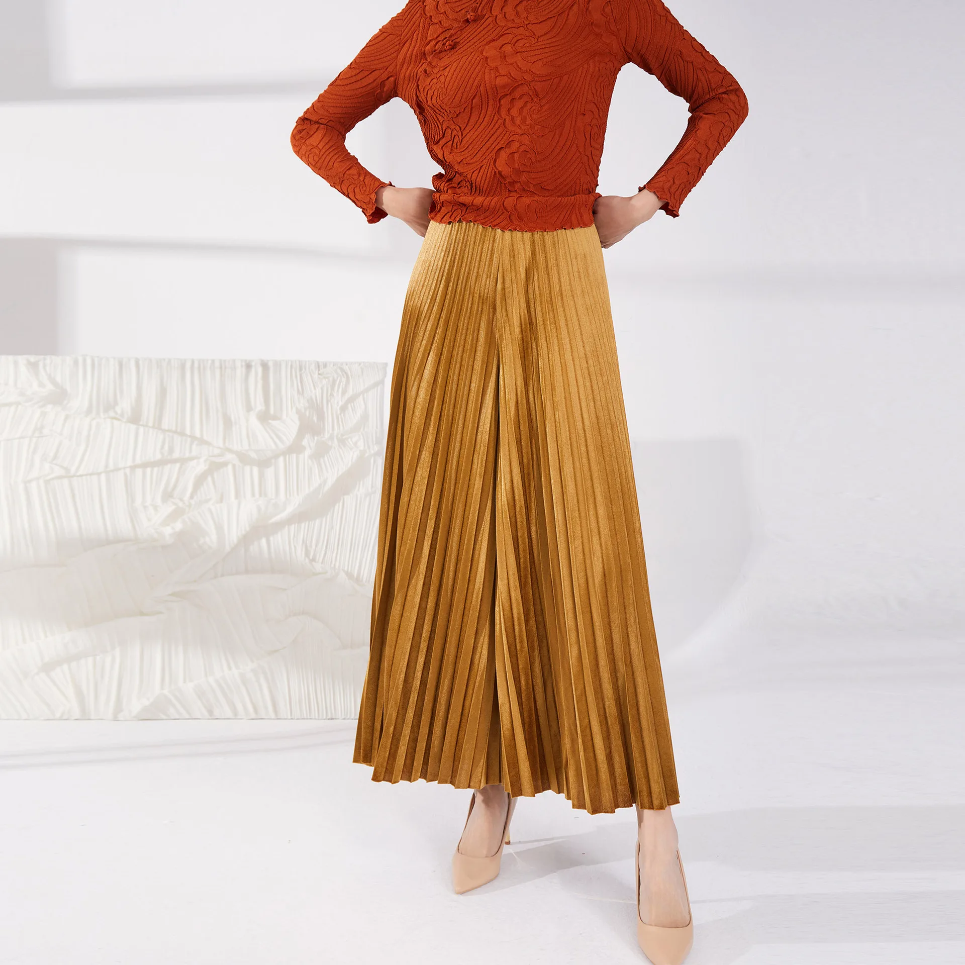 High Quality Plus Size Women Fashion Golden Velvet Casual Pants Women High Waist Wide Leg Pants Pleated Pants