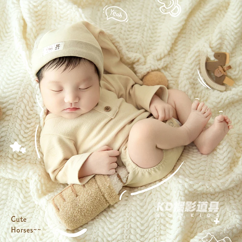 Newborn Photography Outfit, 2Pcs Soft Cotton Romper + Hat Set, Baby Photo Shoot Costume for 0-1 Month, Plush Bottle Doll Props