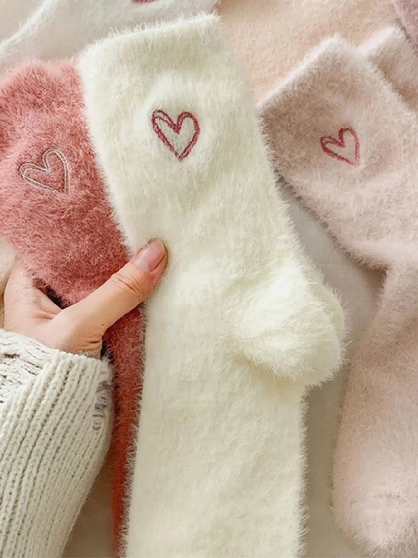 5 pares feminino engrossado meias de vison rosa coração bordado pijamas de pelúcia cor sólida quente tubo médio outono inverno casa meias