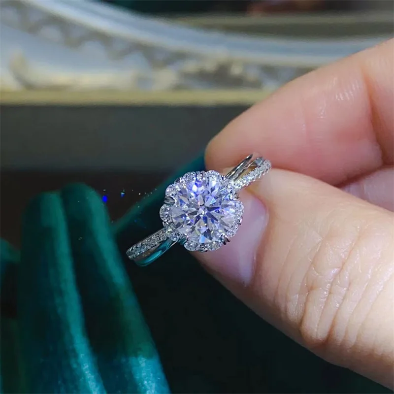 Banquet Style Starry Luxury Ring For Women 1ct Moissanite PT950 Platinum | Star element, eye-catching for occasions
