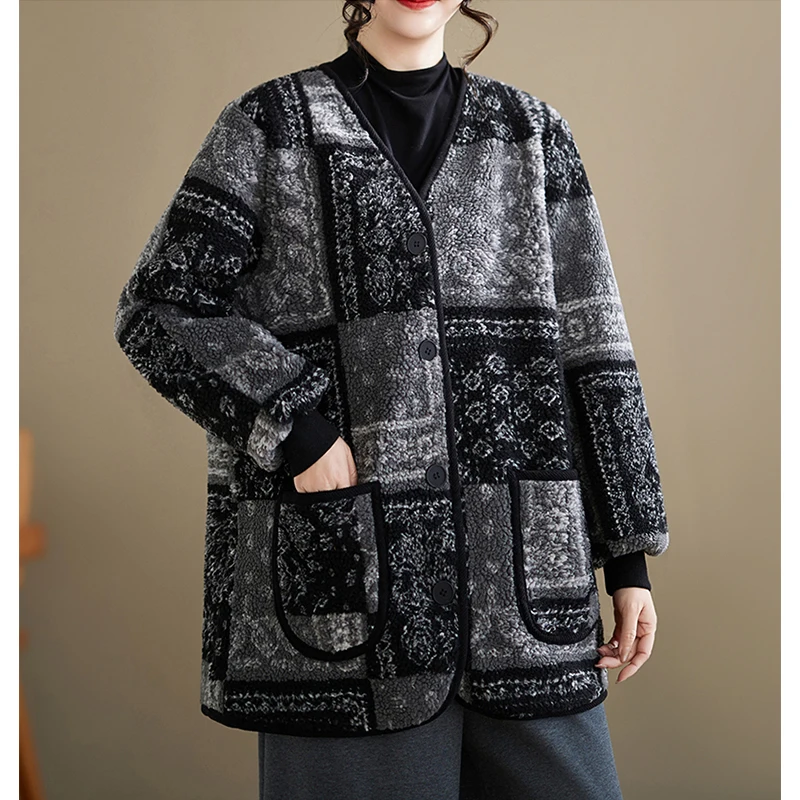 معاطف من الفرو على الموضة الصينية للشتاء من Mass Wass سترات نسائية عتيقة فضفاضة غير رسمية دافئة للسيدات 2025 ملابس خارجية كلاسيكية مرقعة #3