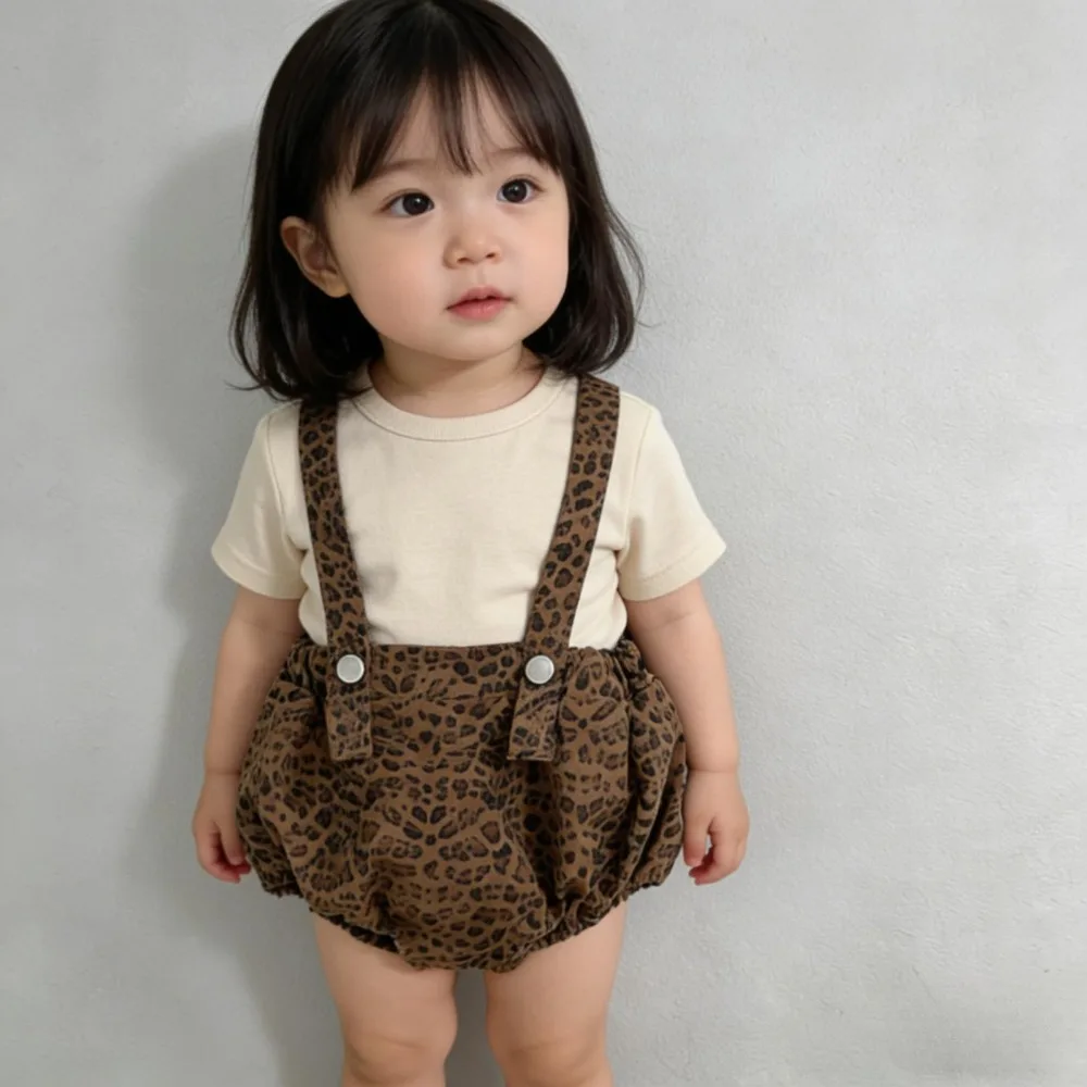 salopette-imprimee-leopard-pour-nouveau-ne-collection-printemps-Ete-2026-style-coreen-tendance-pour-bebes-garcons-et-filles