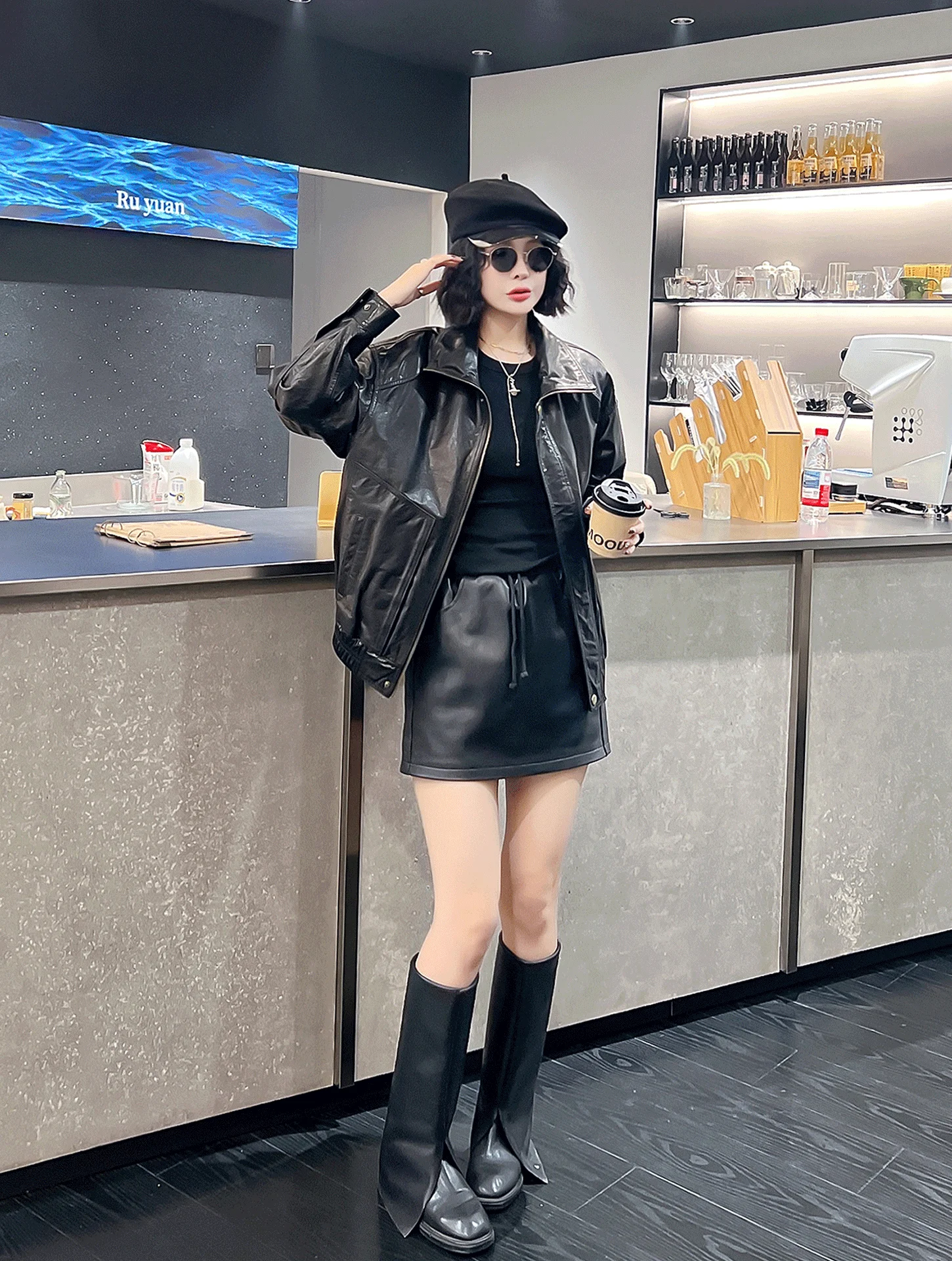 Giacca in Pelle Retrò con Finitura a Cera d'Olio, Giacca da Moto con Zip Robusta, Capospalla Invernale da Donna alla Moda